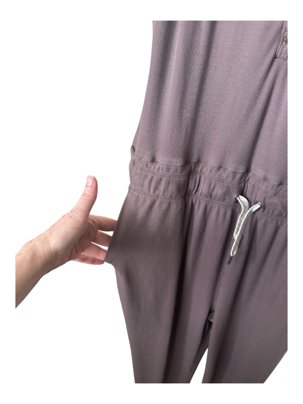 Vuori Pose Henley Jumpsuit Size Medium Brown Wide Leg Stretchy Pockets - Picture 4 of 16